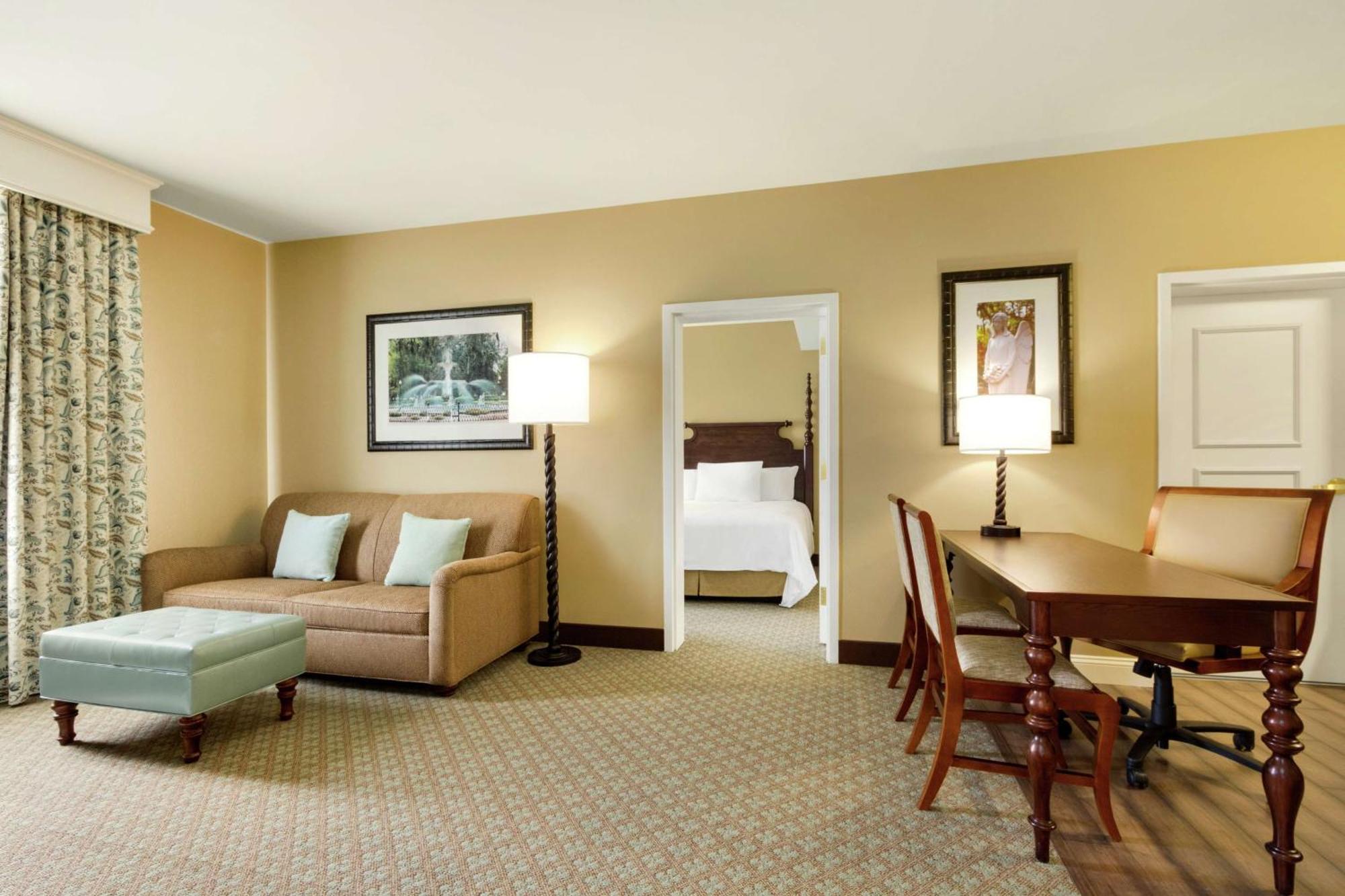 Embassy Suites Savannah Historic District Экстерьер фото